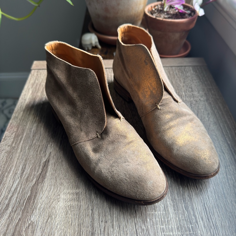 COCLICO Tala Suede Bootie in Gold 37.5